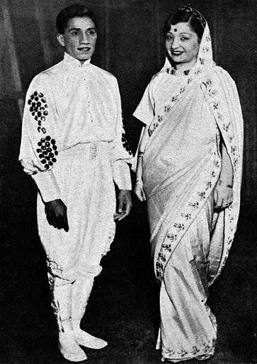 Kannan Bombayo on left